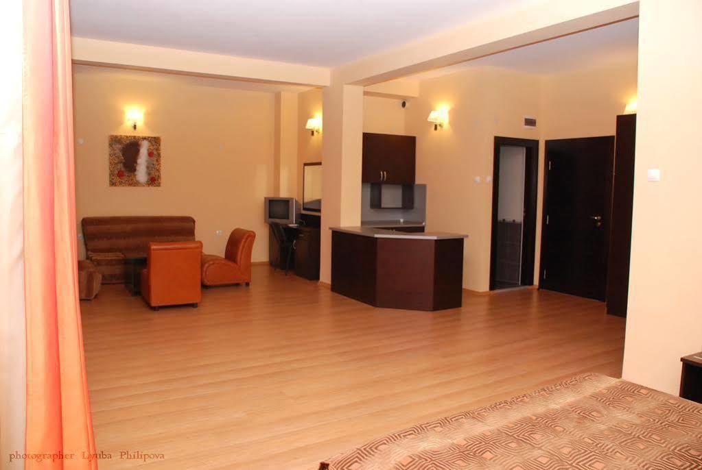 Family Art-Hotel Zora Vratsa Extérieur photo