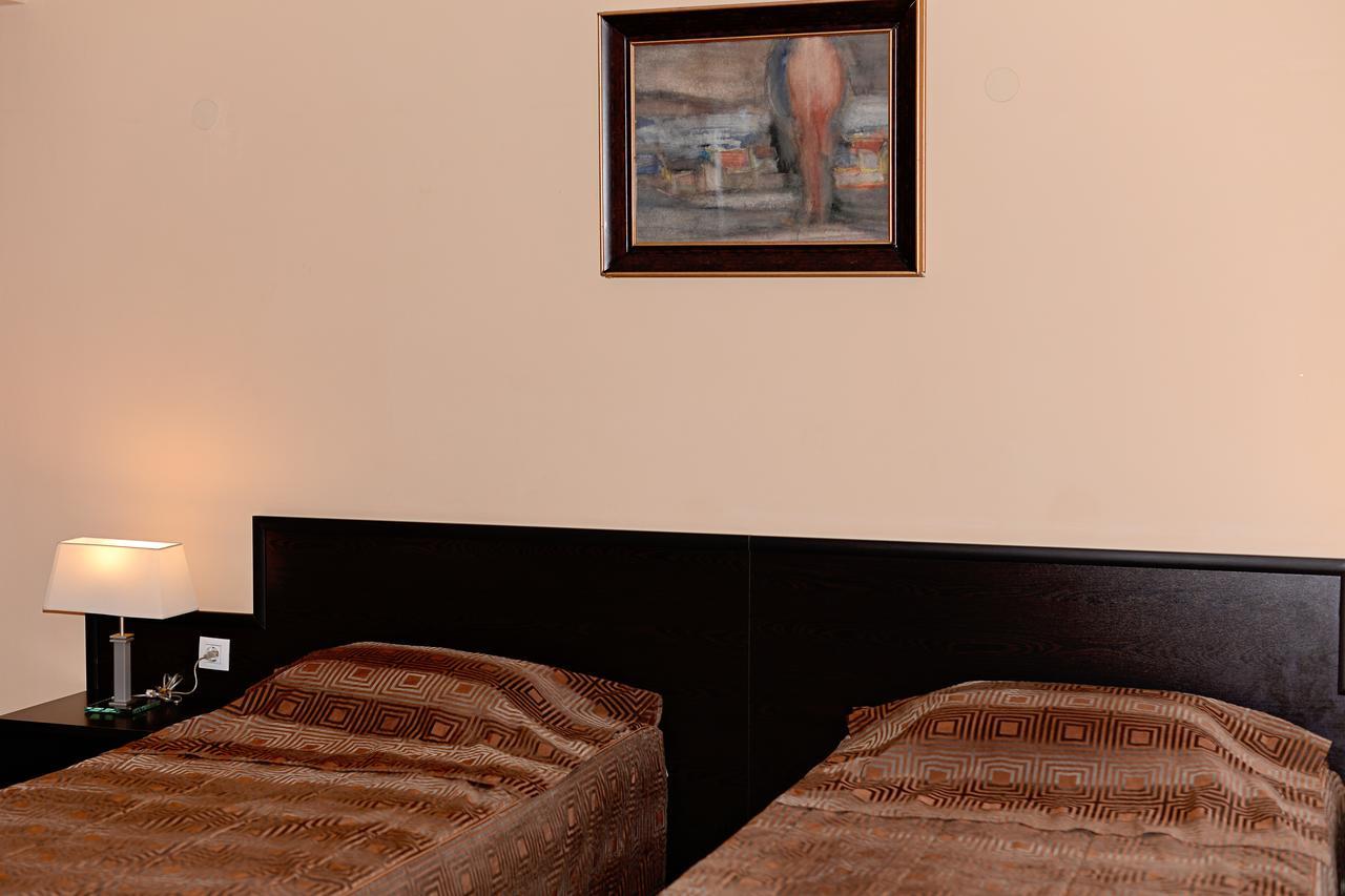 Family Art-Hotel Zora Vratsa Extérieur photo