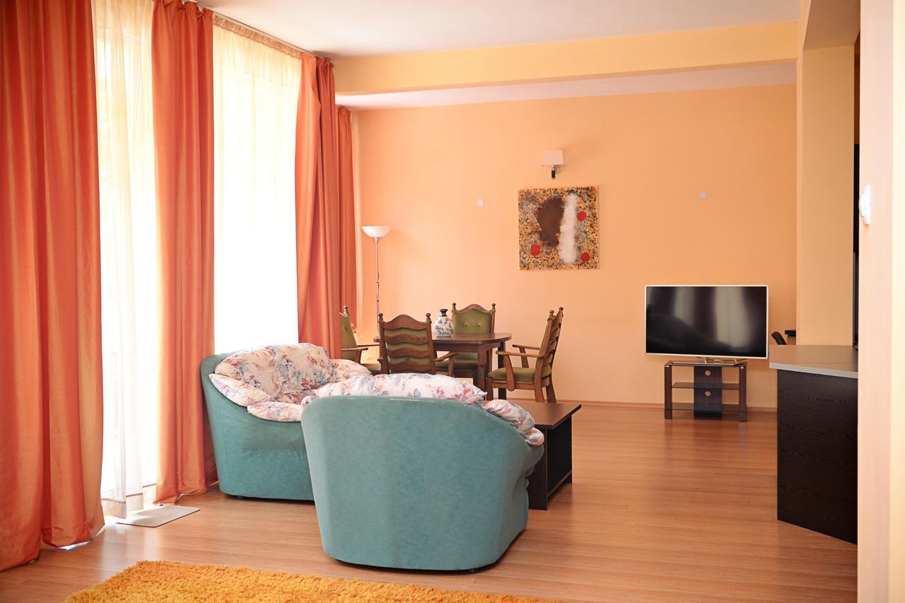 Family Art-Hotel Zora Vratsa Extérieur photo