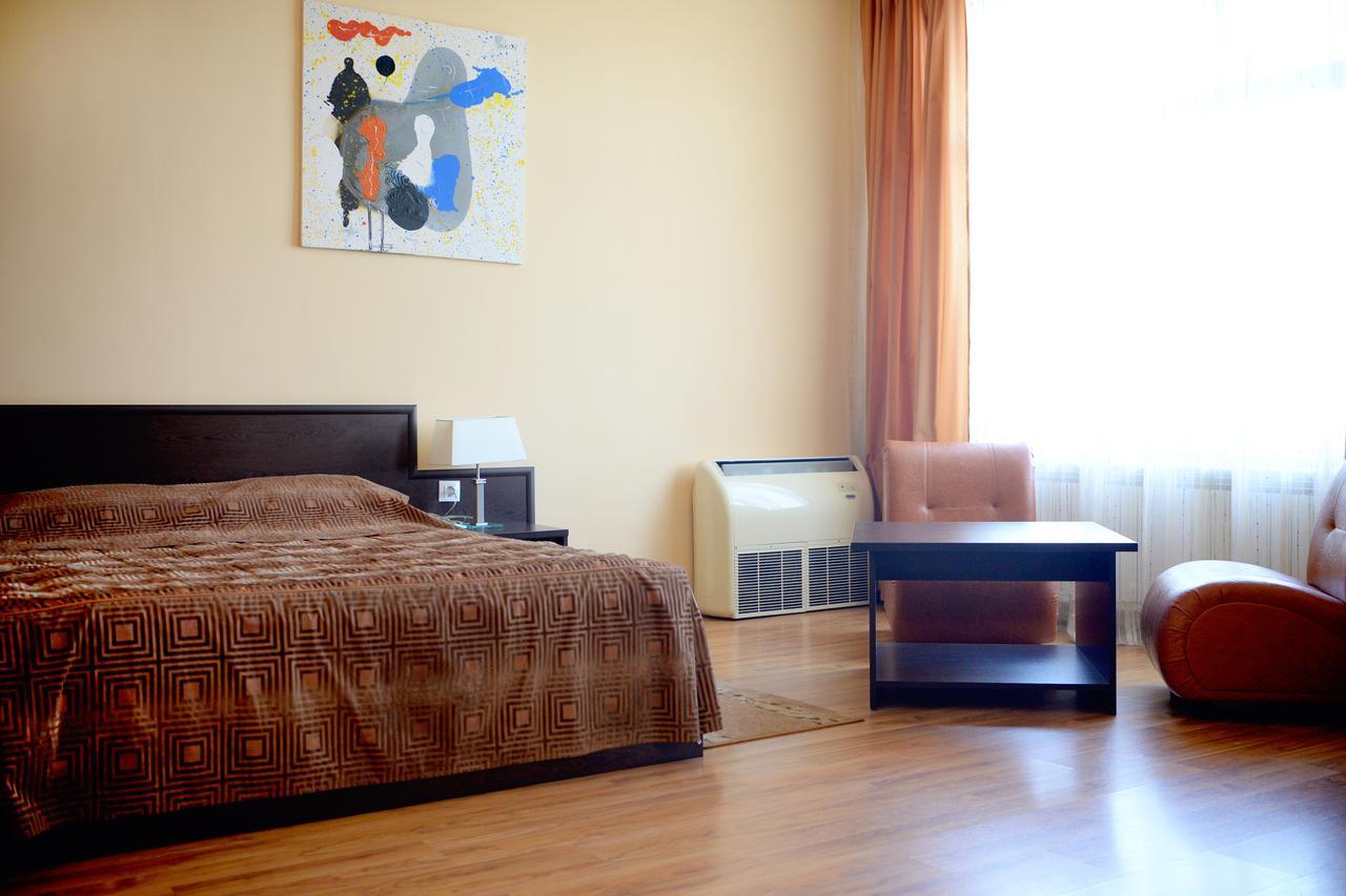 Family Art-Hotel Zora Vratsa Extérieur photo