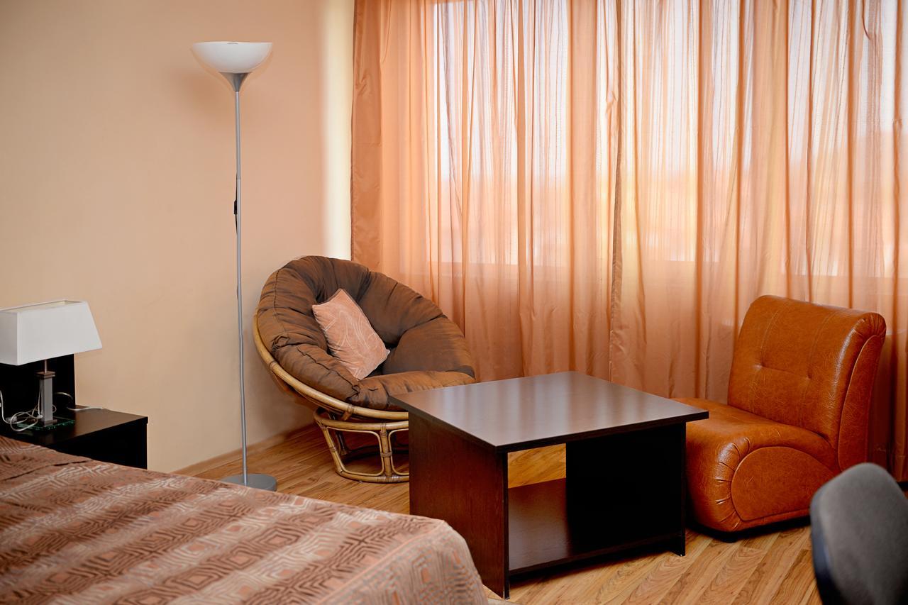 Family Art-Hotel Zora Vratsa Extérieur photo