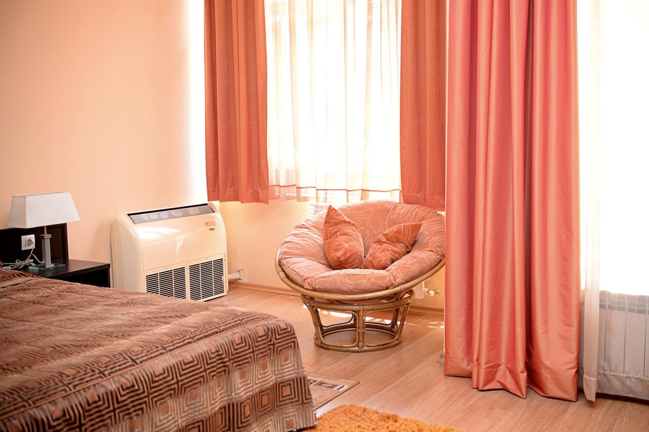 Family Art-Hotel Zora Vratsa Extérieur photo